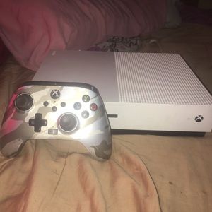 comes with games such as 2k, GTA 5, and Fortnite.